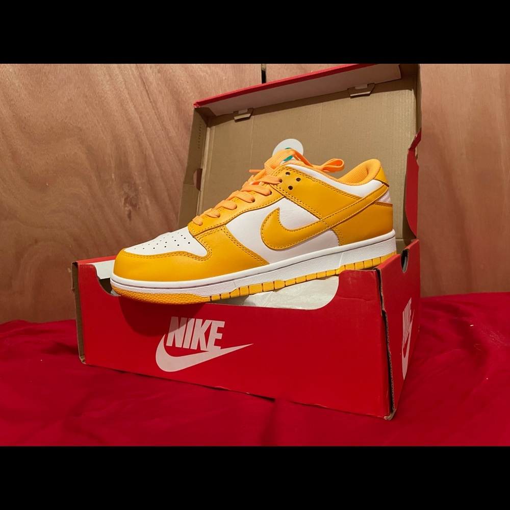 NIKE DUNK LOW - Picture 1 of 4